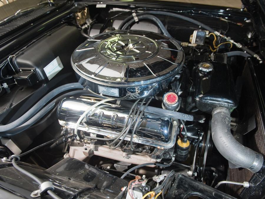  Ford Thunderbird Hardtop Coupe 1958 года  (фото 2 из 10)